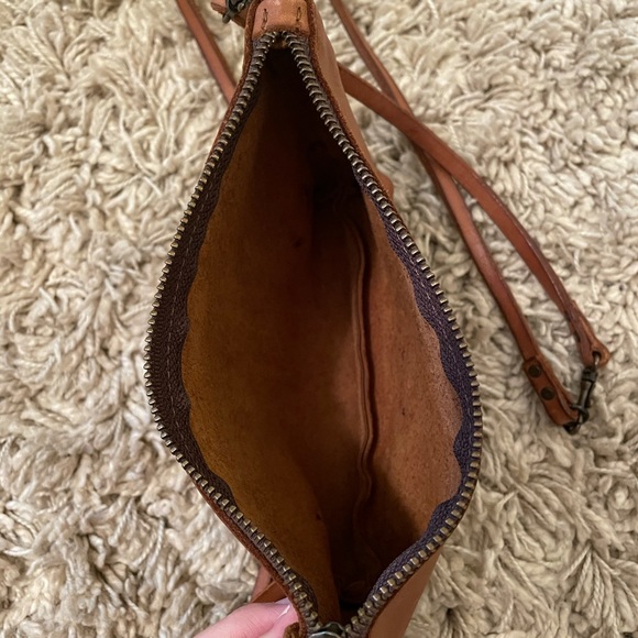 Embrazio Leather Crossbody Bag - Picture 6 of 6